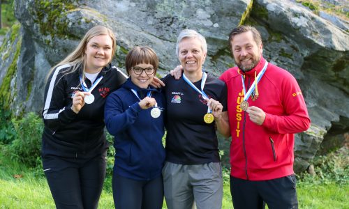 Varalan valmennuskeskuksen asiantuntijatuella kohti menestystä –  Superpesis-joukkueet podiumilla